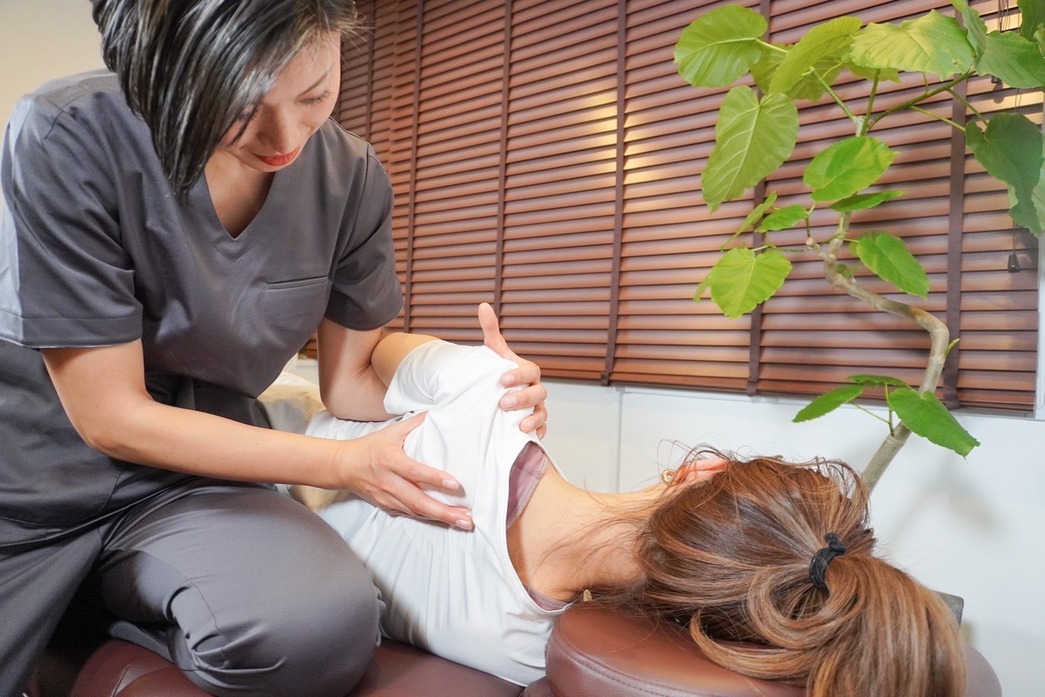 整体院の診療風景